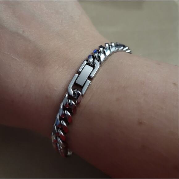 Stainless steel cuban chain bracelet, 8mm thick, silver, hinge clasp - Picture 1 of 3